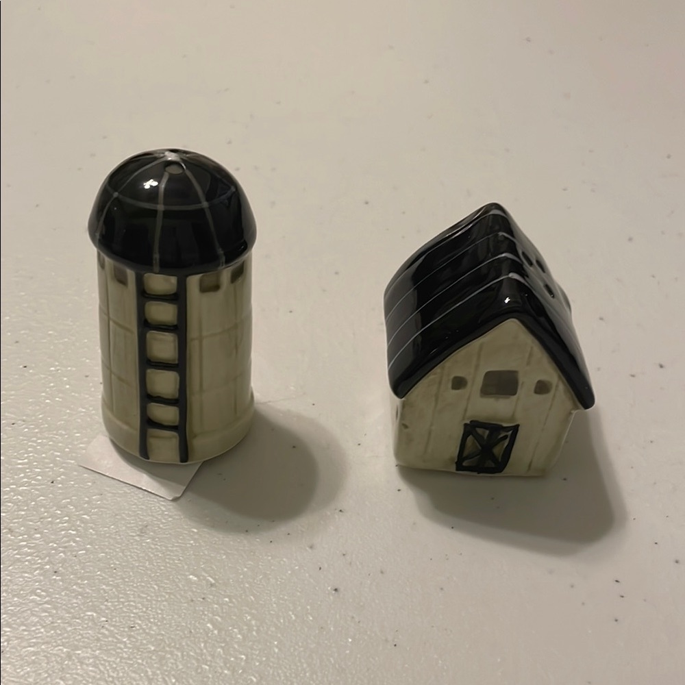 Mini Salt & Pepper Shakers Set Lighthouse - Picture 4 of 10